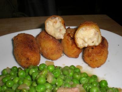 Croquetas de beicon y queso en la chefo